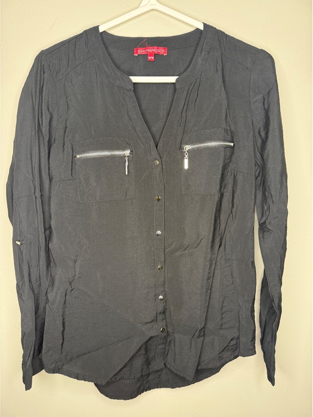 🔥2 for $10🔥San Francisco Black Roll-Tab Sleeve Button-Down V Neck Blouse Medium